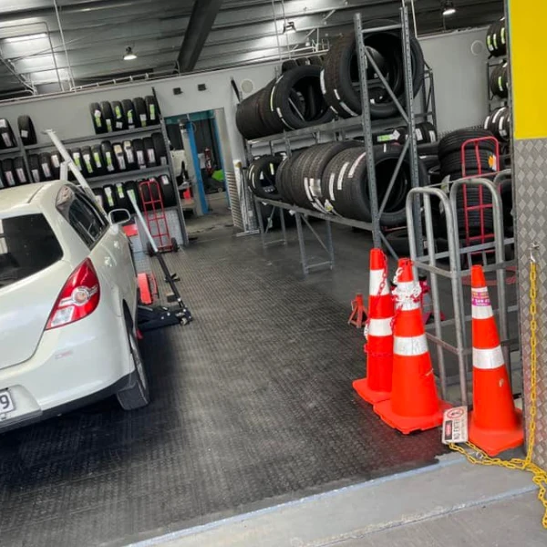 Rubber Mat interlocking flooring NZ Grinders Tauranga