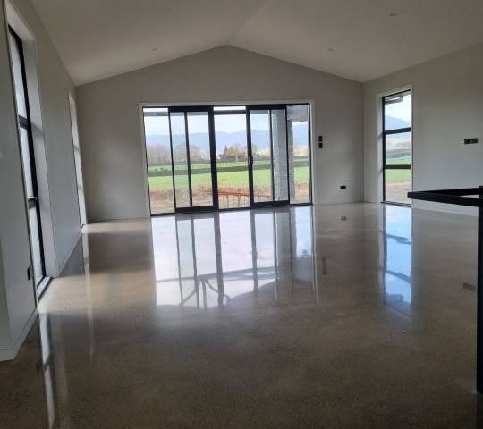 Polished vs Epoxy Concrete Floors: What’s Right for Your Space?